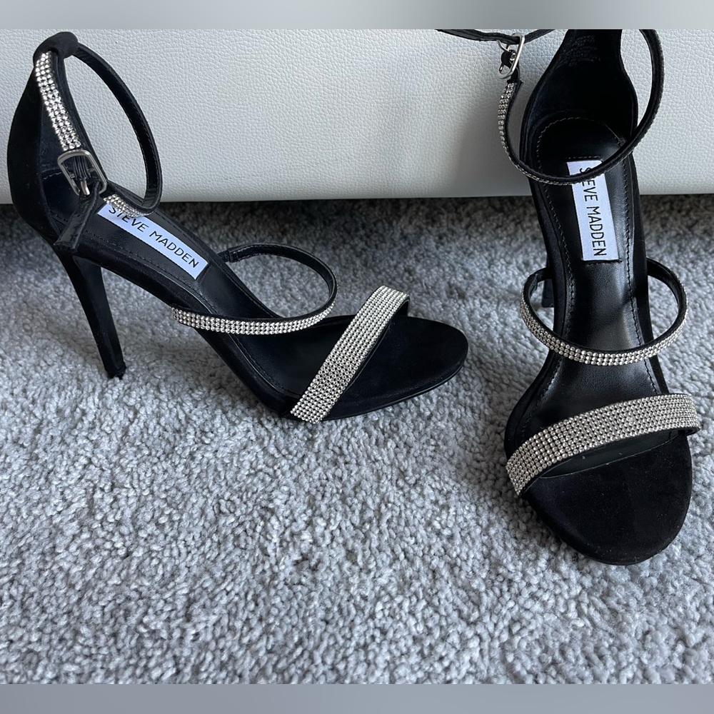 NEW! Steve Madden Black & Silver Heels